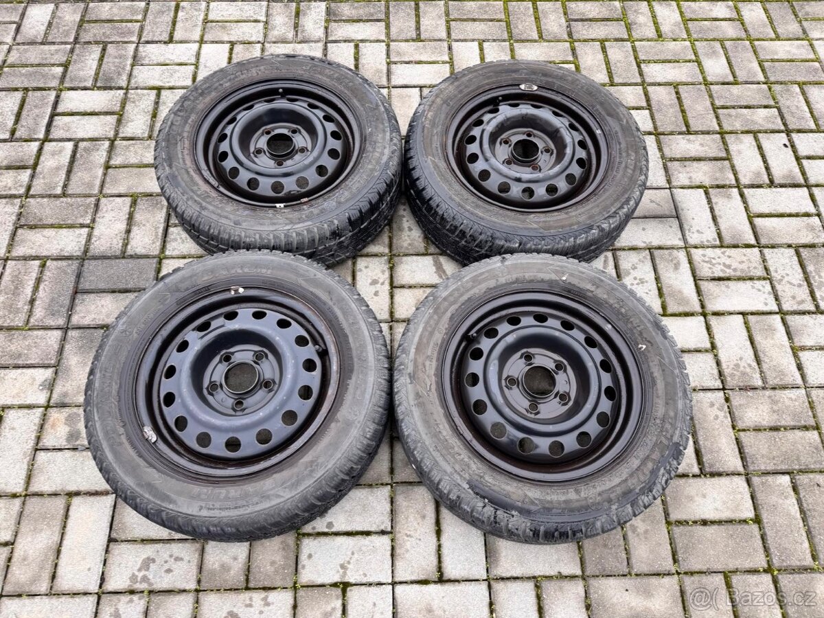 Zimní sada disků Hyundai s pneu 195/65 R15