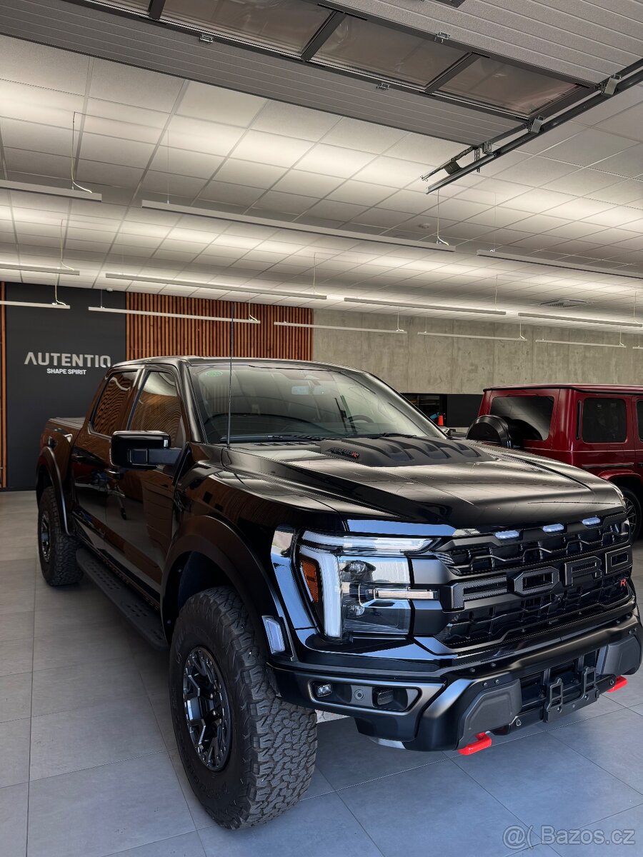 2025 Ford F150 RAPTOR R 4x4 Supercrew 5,2 V8 Black - Chomutov | Bazoš.cz