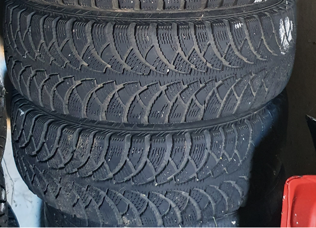Sada zimních Pneu Vraník 195/65R15 a letní Michelin -Octavia