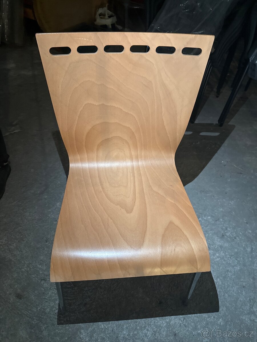 Dřevěná židle