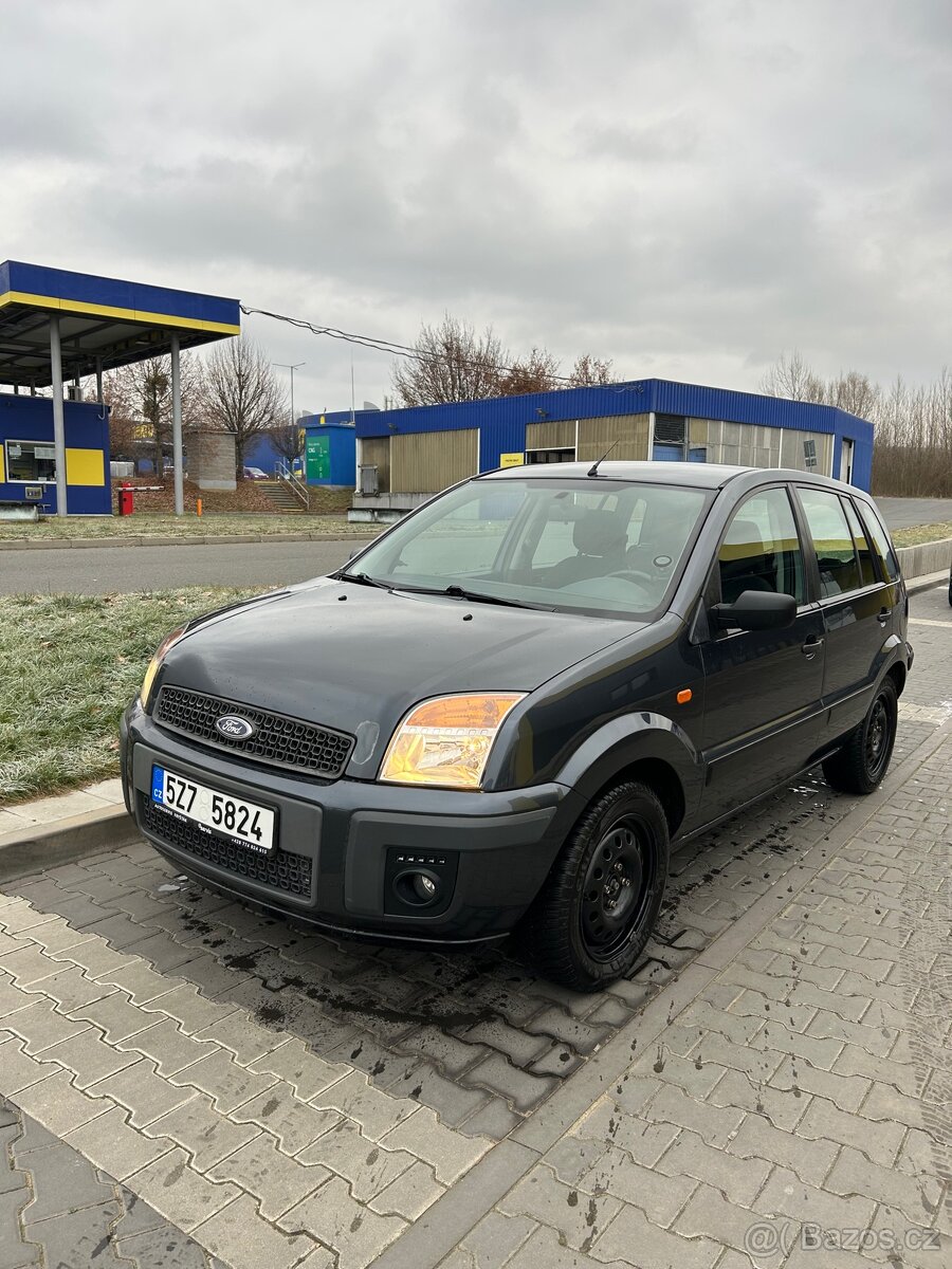 Ford Fusion 1.6 benzín