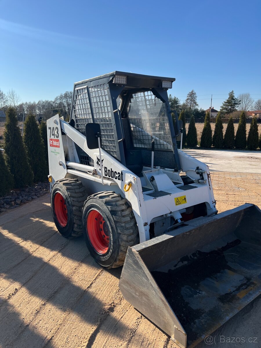 Bobcat 743
