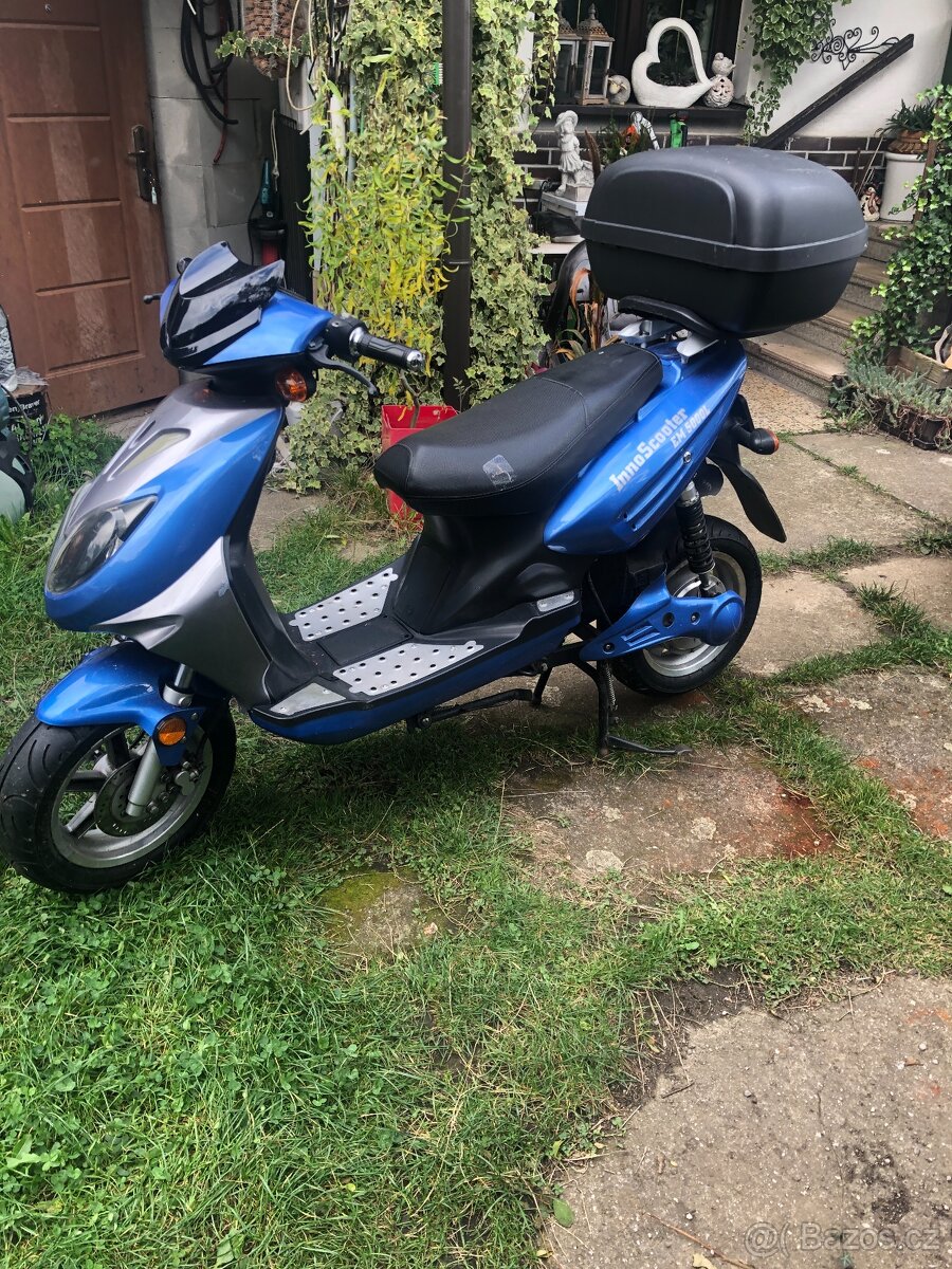 Elektrický Innoscooter 82km/h, 5kW, vadný regulátor