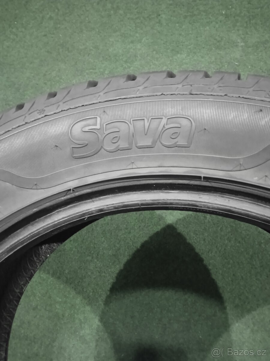 2ks zimni 215/55 r17 Sava