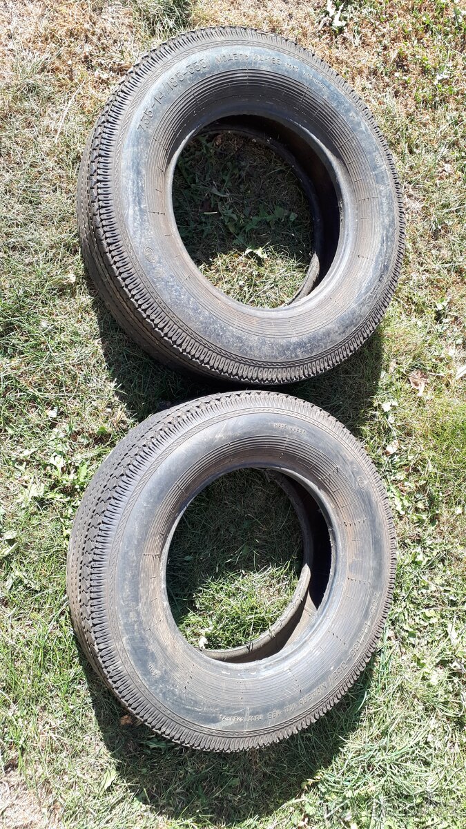 Dve pneumatiky Volha 24 original SSSR