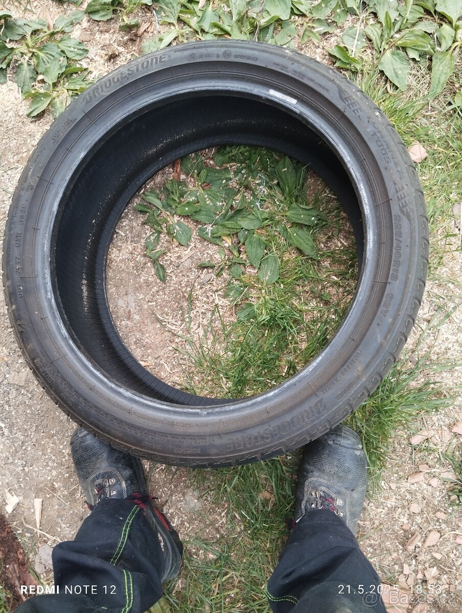 Letní Bridgestone 225/40/18