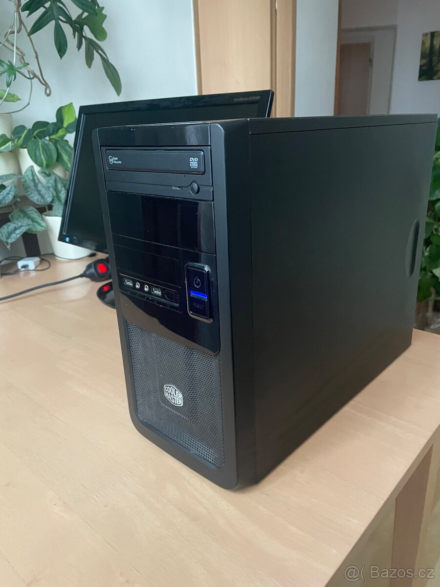 PC s monitorem