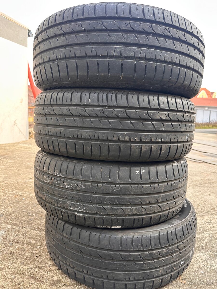 4x 235/55 ZR19 105W