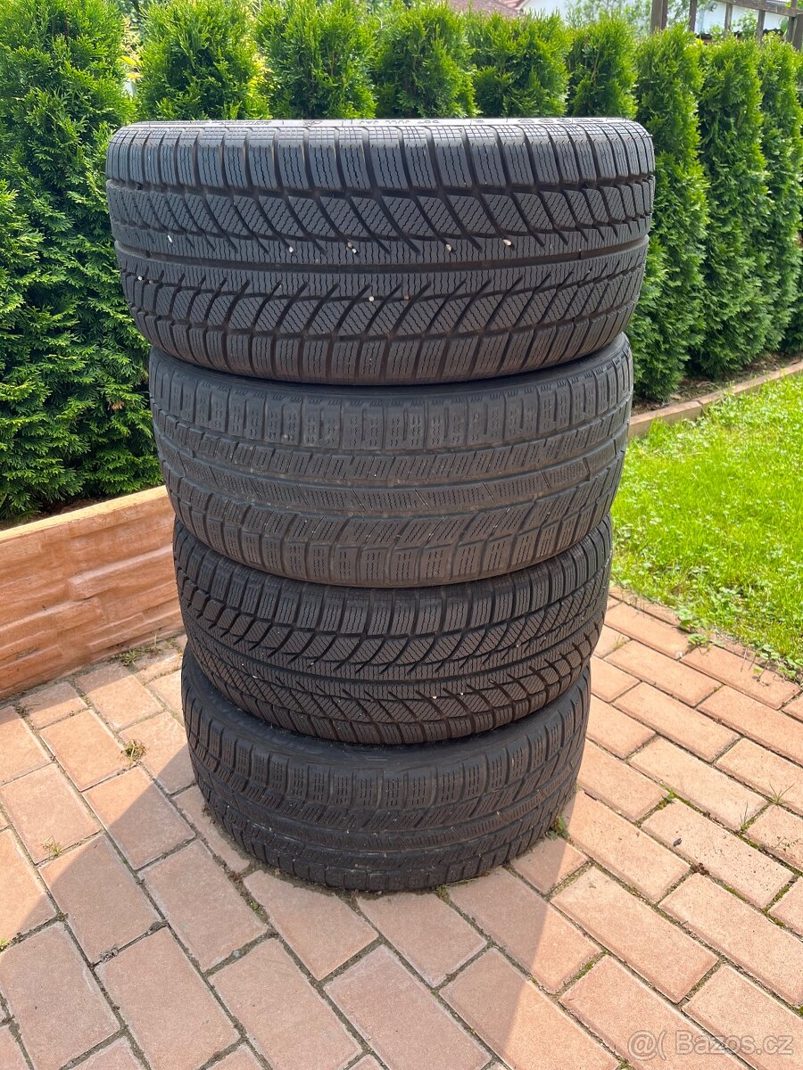 Zimní pneu 225/35 R19