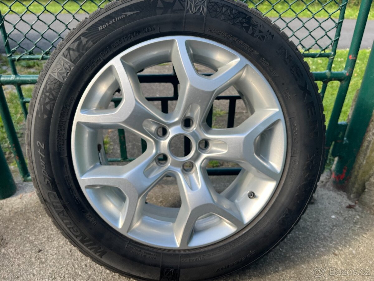 Zimní sada 17" Nexen 235/55 R17 + Ford Kuga alu disky
