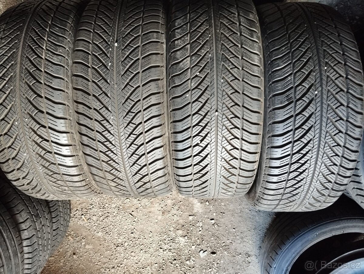245/45/18 100v Goodyear - zimní pneu 4ks