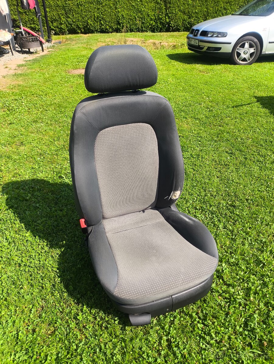 Kompletní Sedadla (Seat, Škoda, VW)