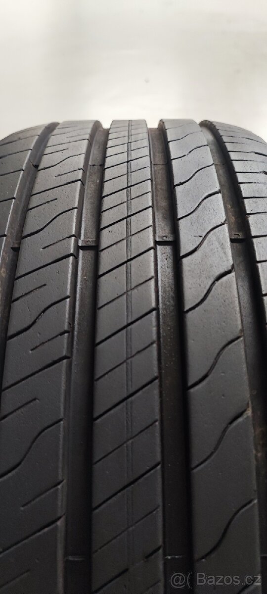 1ks 225/45/17 Goodyear Efficient Grip, DOT 0523, 7.8mm.