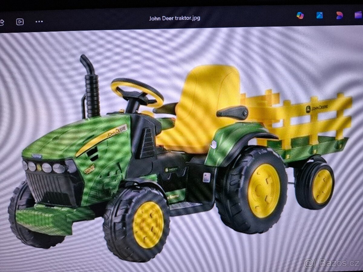 Traktor elektrický John Deere s vlekem
