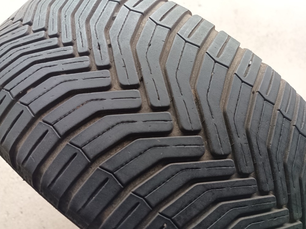 215/55 R17 MICHELIN (4119)