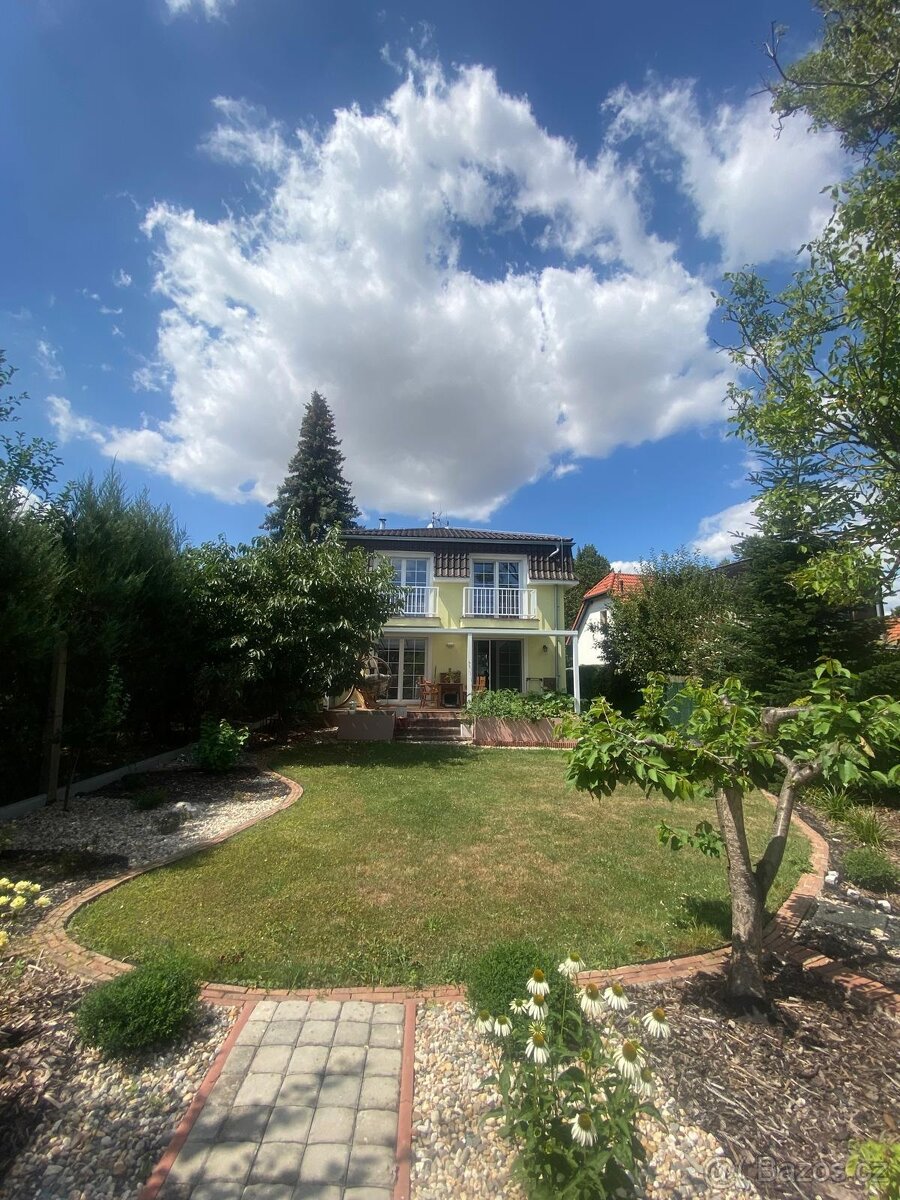 Praha - Říčany RD + zahrada PERFEKTNÍ STAV