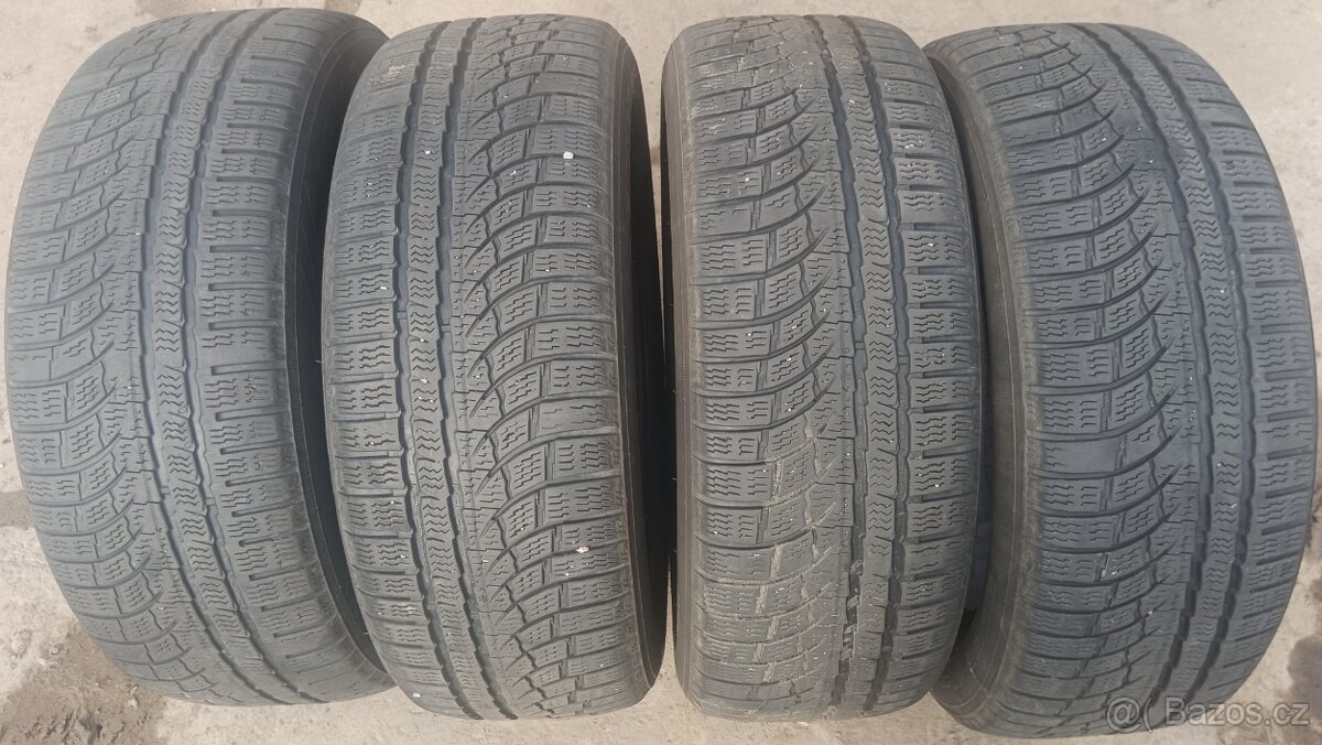 215/55 R17 98V XL , čtyři zimní pneumatiky Nokian WR A4, hlo