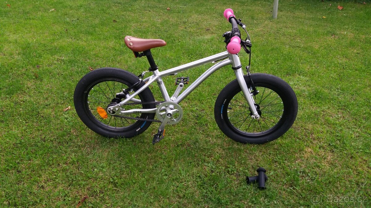 Velice Lehké Dětské kolo EARLY RIDER BELTER 16" 8/2023 můžu