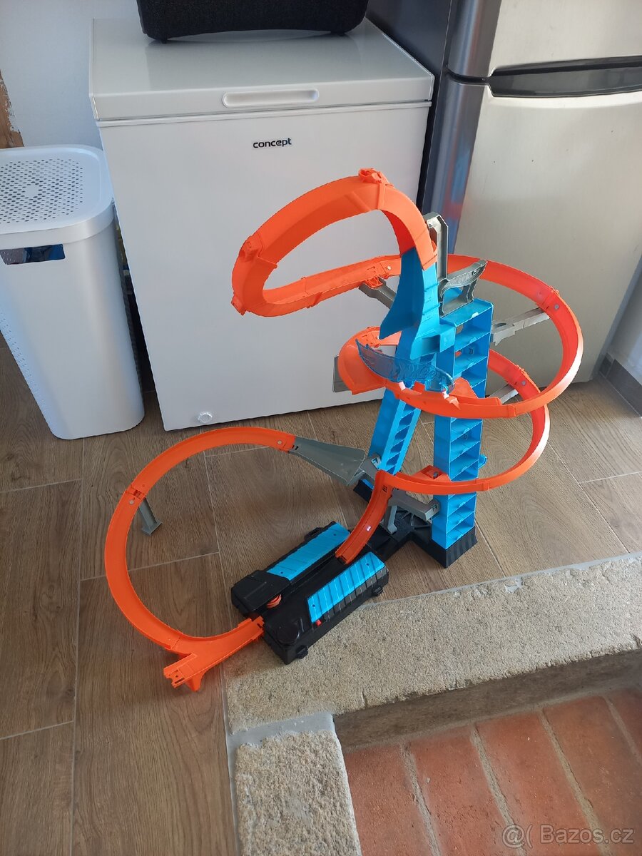 Autodraha hotwheels velká dračí smyčka