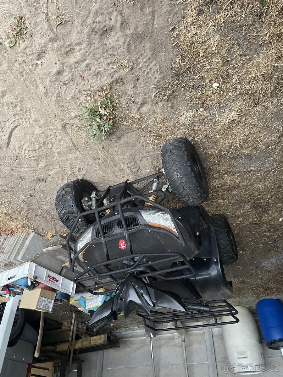 Prodám čtyřkolku BMW