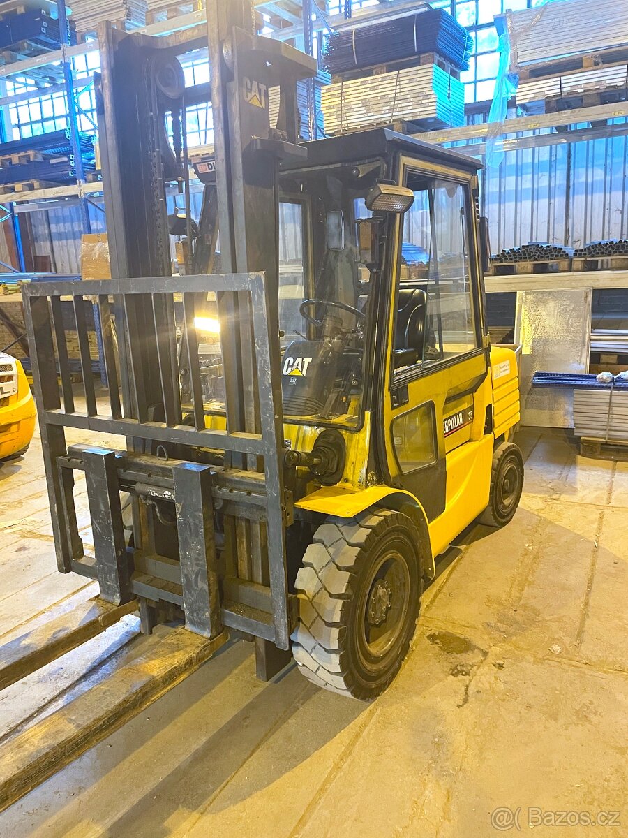 Dieselový VZV zn. CAT DP35A