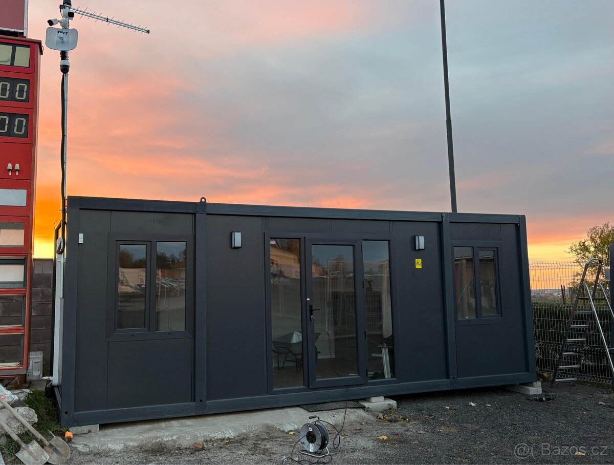 Obytný kontejner 3x7m