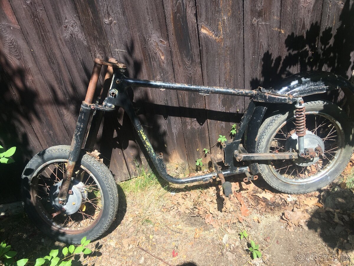 Rám na kolech ČZ 125/453