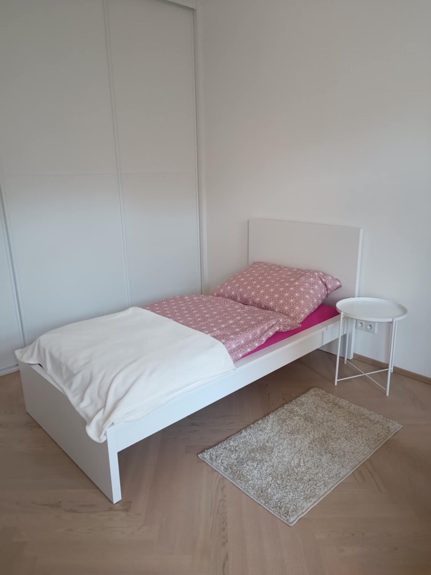 Postel IKEA MALM