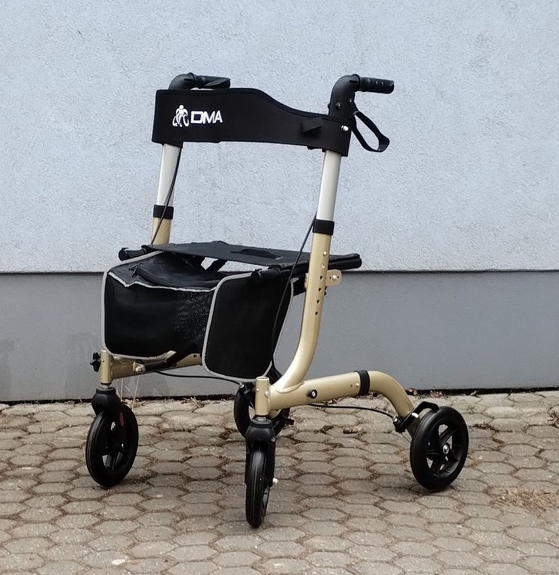 Čtyřkolové chodítko