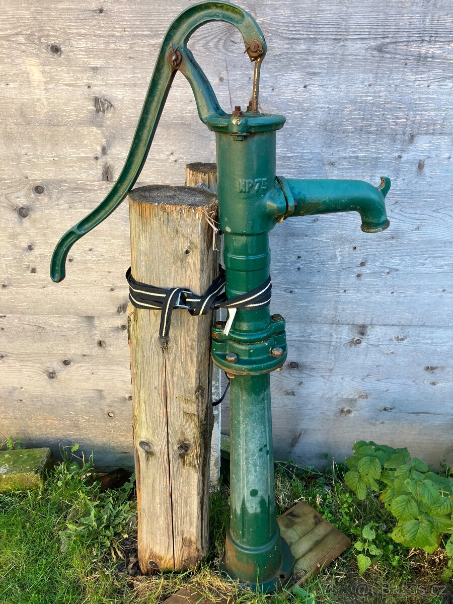 Ruční pumpa na vodu