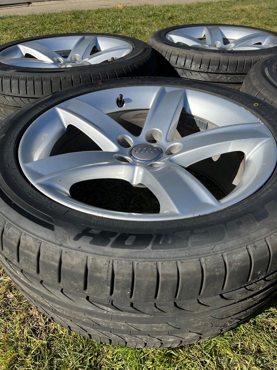 Alu kola Audi R17 7.5J ET28 pneu 235/45