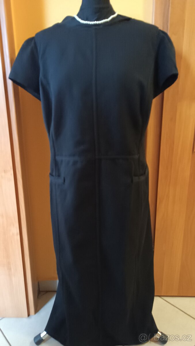 Černé pouzdrové šaty vel 50 Marisota