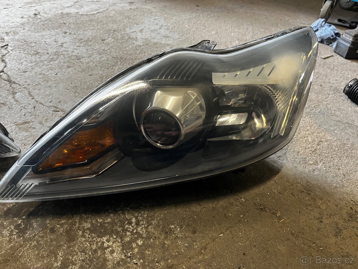 Xenony Ford Focus 2009