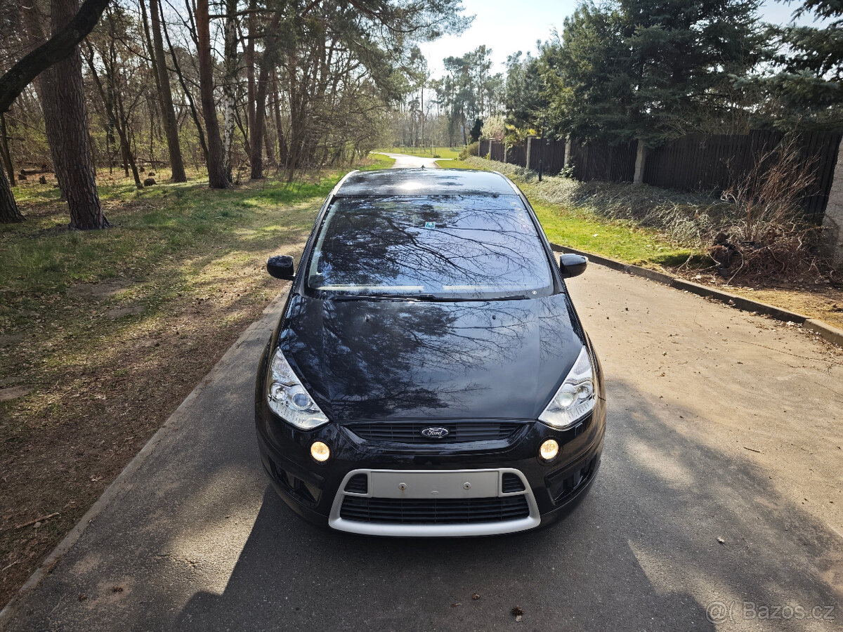 Ford S-MAX 2.2TDCI 129KW,Titanium S,manuál,18",7míst