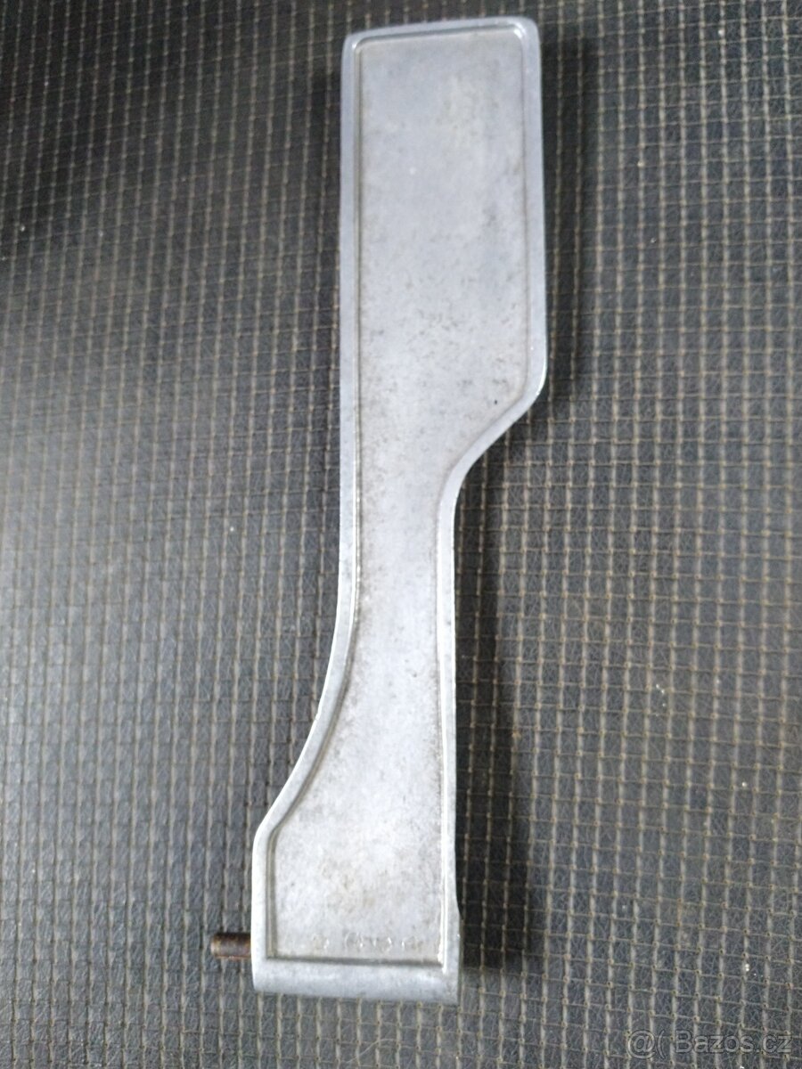 Al gas pedál na VW brouk