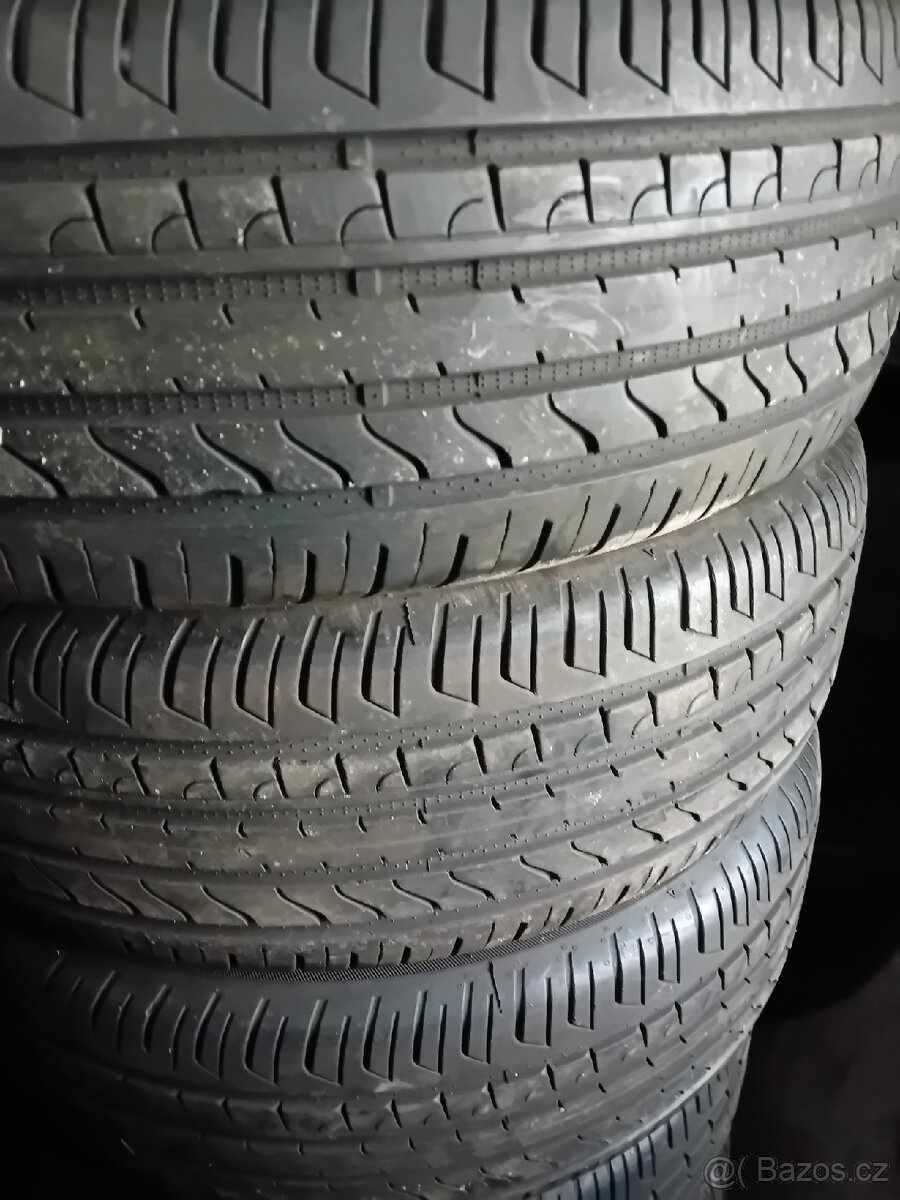 Prodám Sadu pneu 235/50/19 Pirelli