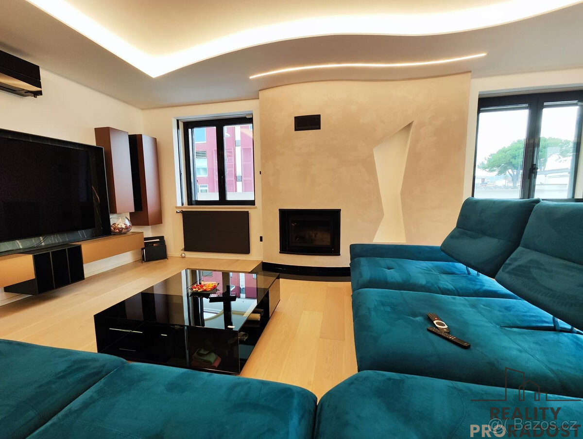 Prodej bytu 5+kk 274 m² Città Sant'Angelo, Itálie