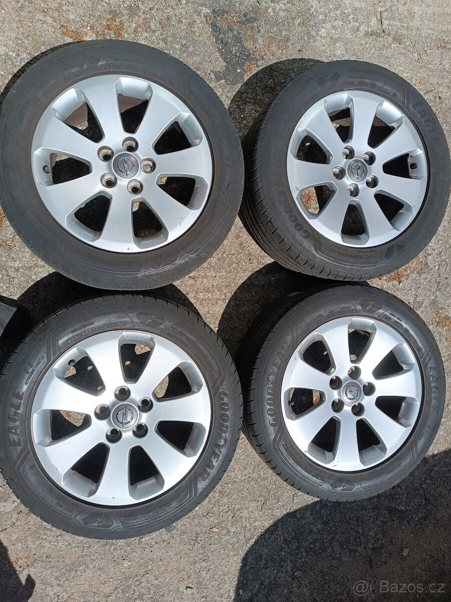 Opel Insignia A - alu 7x17 et41 + letní 225/55/17