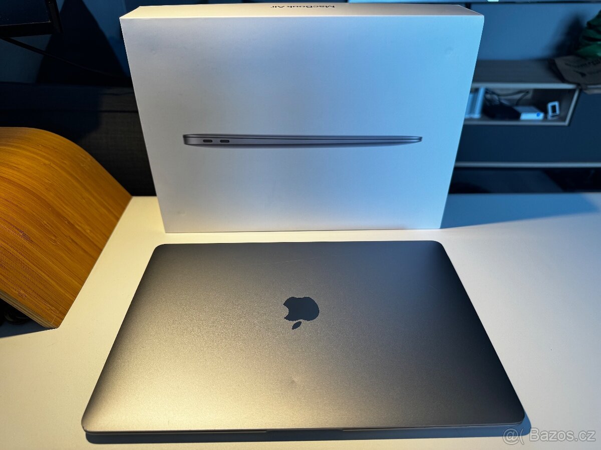 MacBook Air 13” M1 (256 GB SSD) – plně funkční, 12/2021