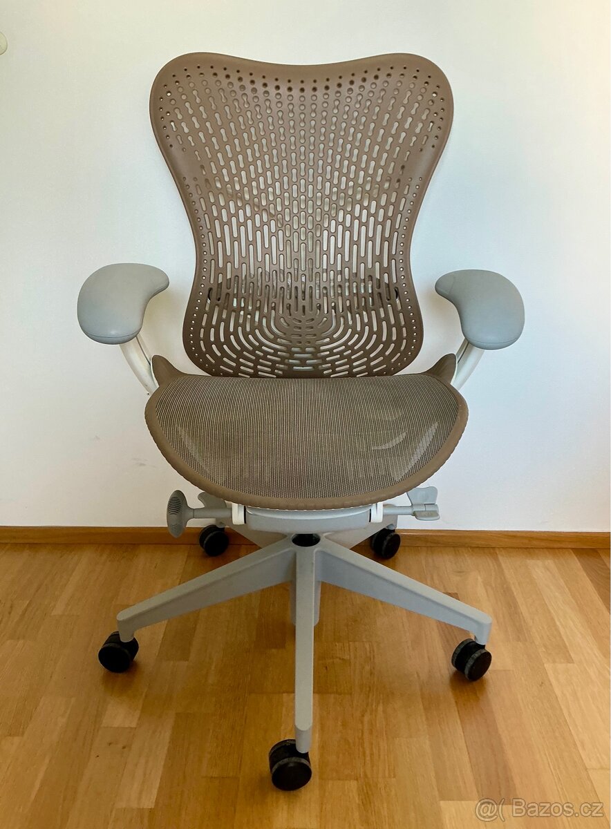 Kancelářská židle Herman Miller Mirra 2