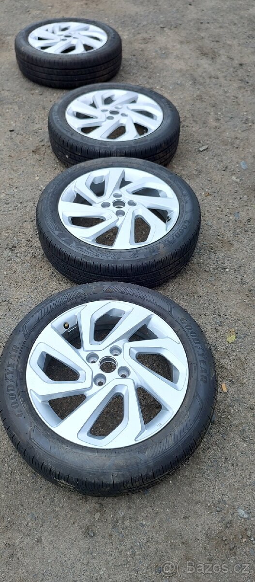 Toyota Aygo Y, Aygo kola R17