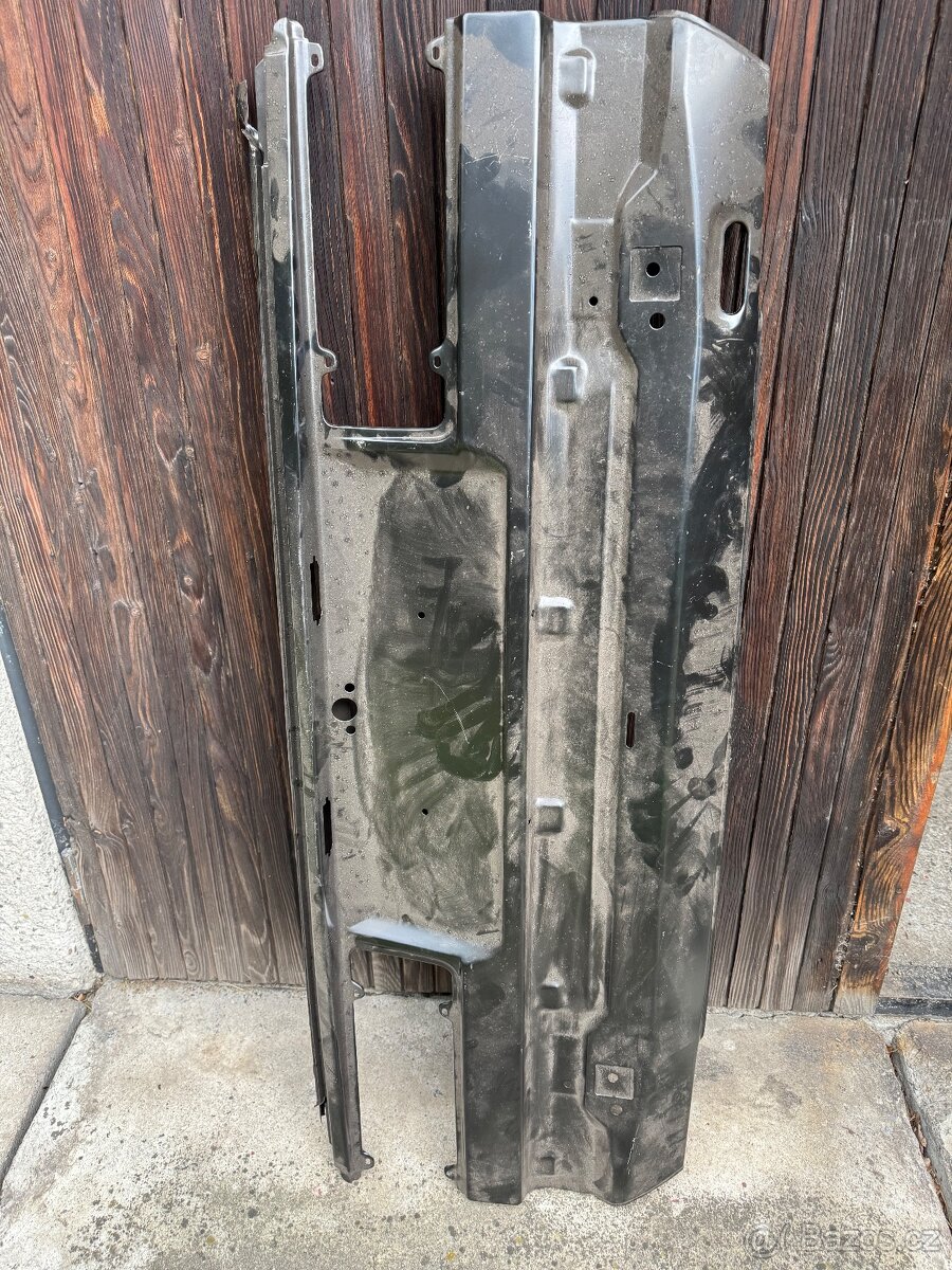 BMW E30 VFL zadní čelo nové