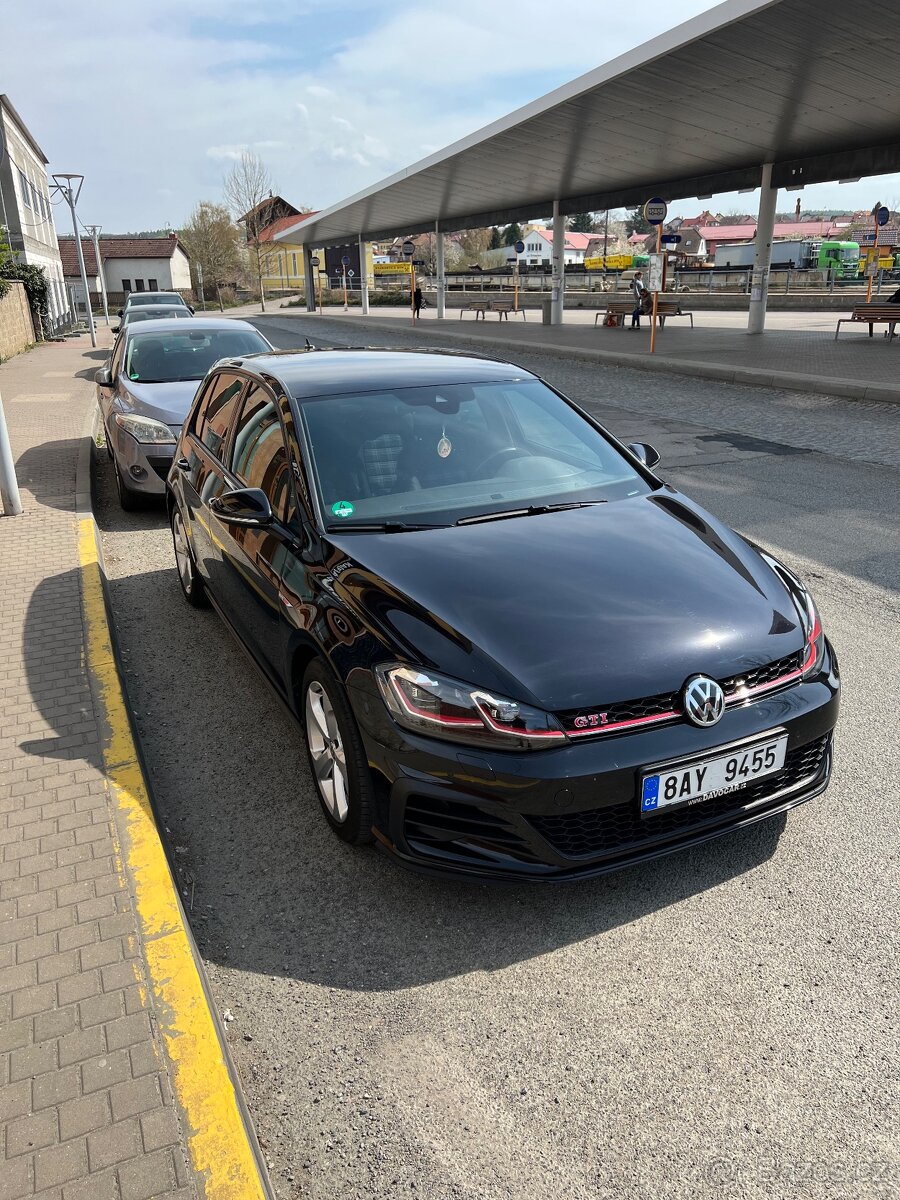 VW Golf GTI, 2017, pěkný stav, sport. výfuk