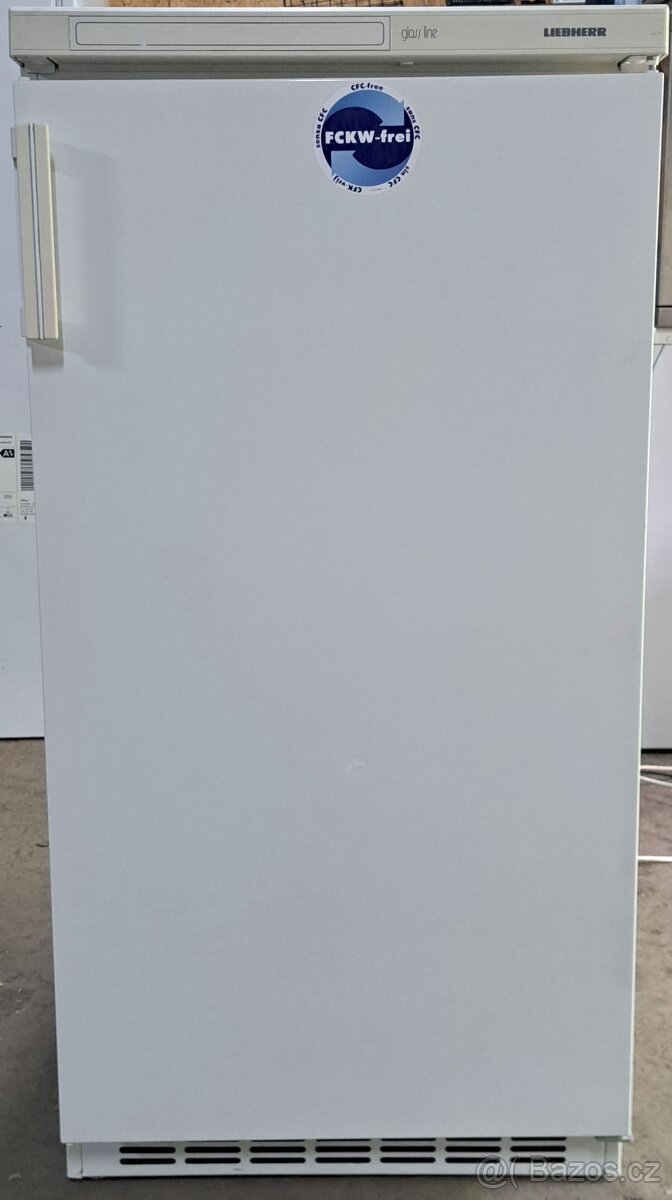 Lednice s mrazákem Liebherr Glass line.