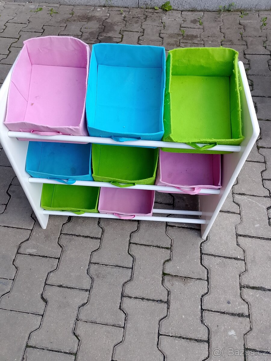 Dětský regál