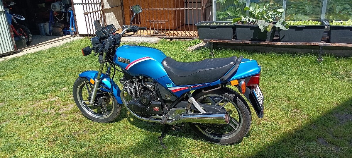 Yamaha XS 400