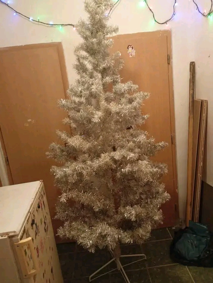 vánoční stromeček umělý 210 cm používaný dobrý stav