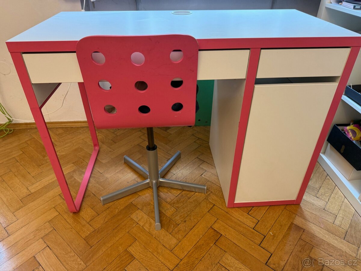 Dětský psací stůl a židle Ikea