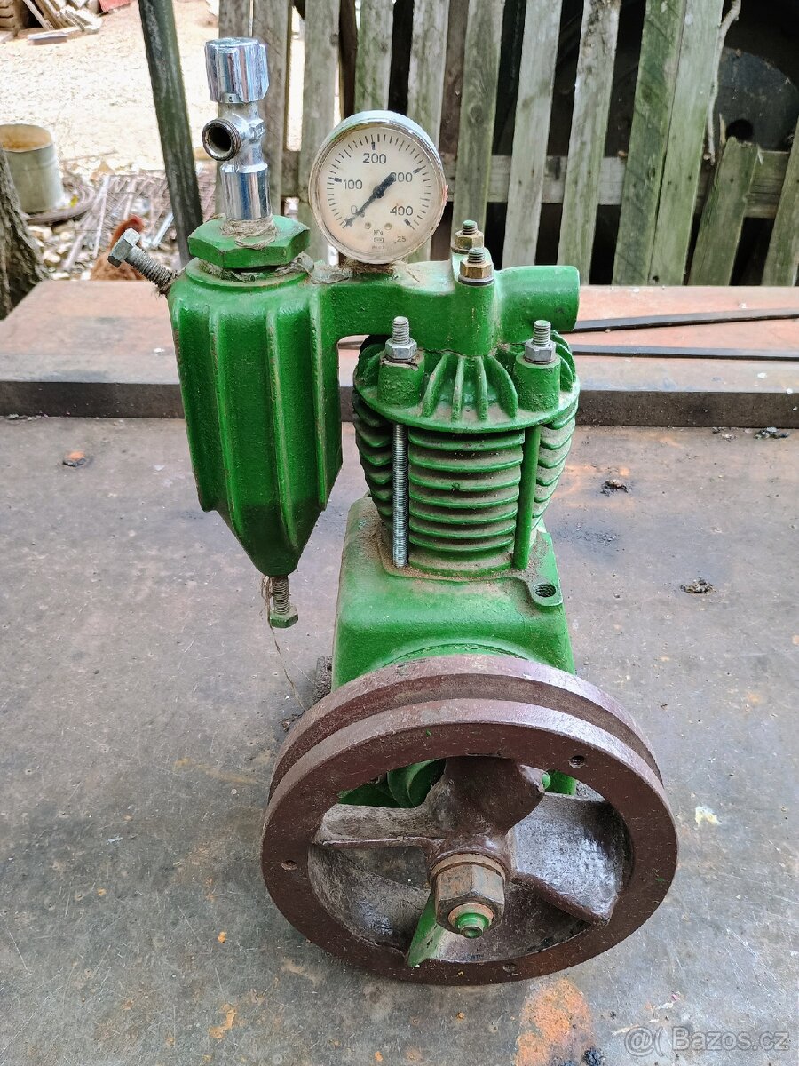 Starý hospodský kompresor pivní