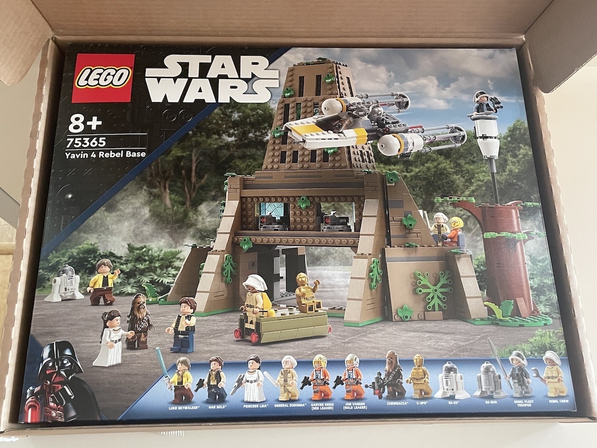 Lego Star Wars 75365 - Základna povstalců na Yavinu